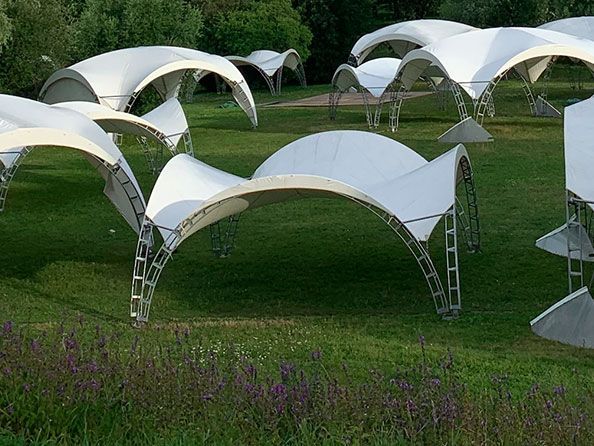 Аренда шатров и тентов для мероприятий с доставкой в Москве